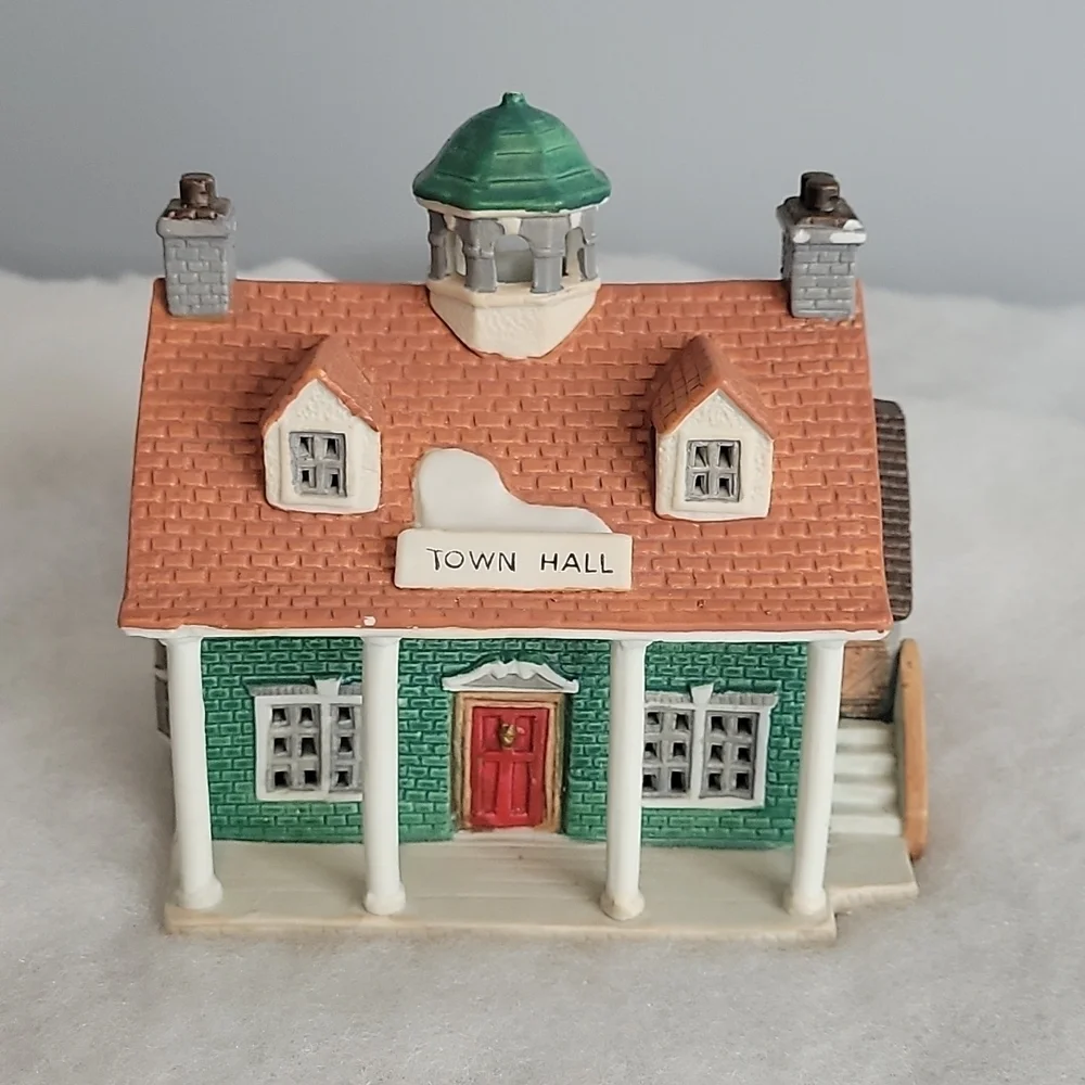 1993 Vintage Lemax Dickensvale Collectibles Town Hall Lighted House 35090
